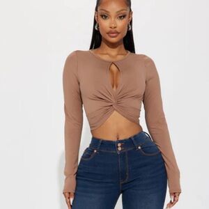 NWT Fashion Nova sexy Jaylene smooth fit top in Mocha. Sz large.
